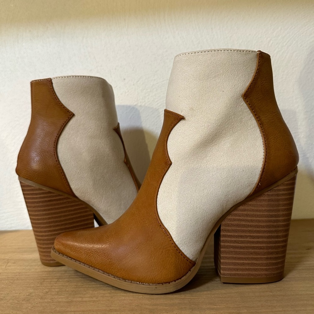 2 toned booties